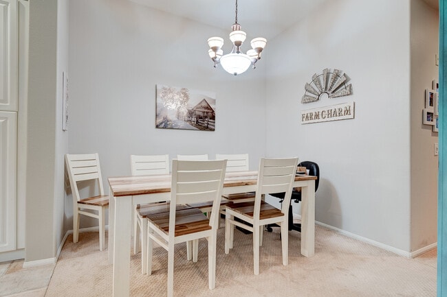 Foto del edificio - 14 Celano Ct