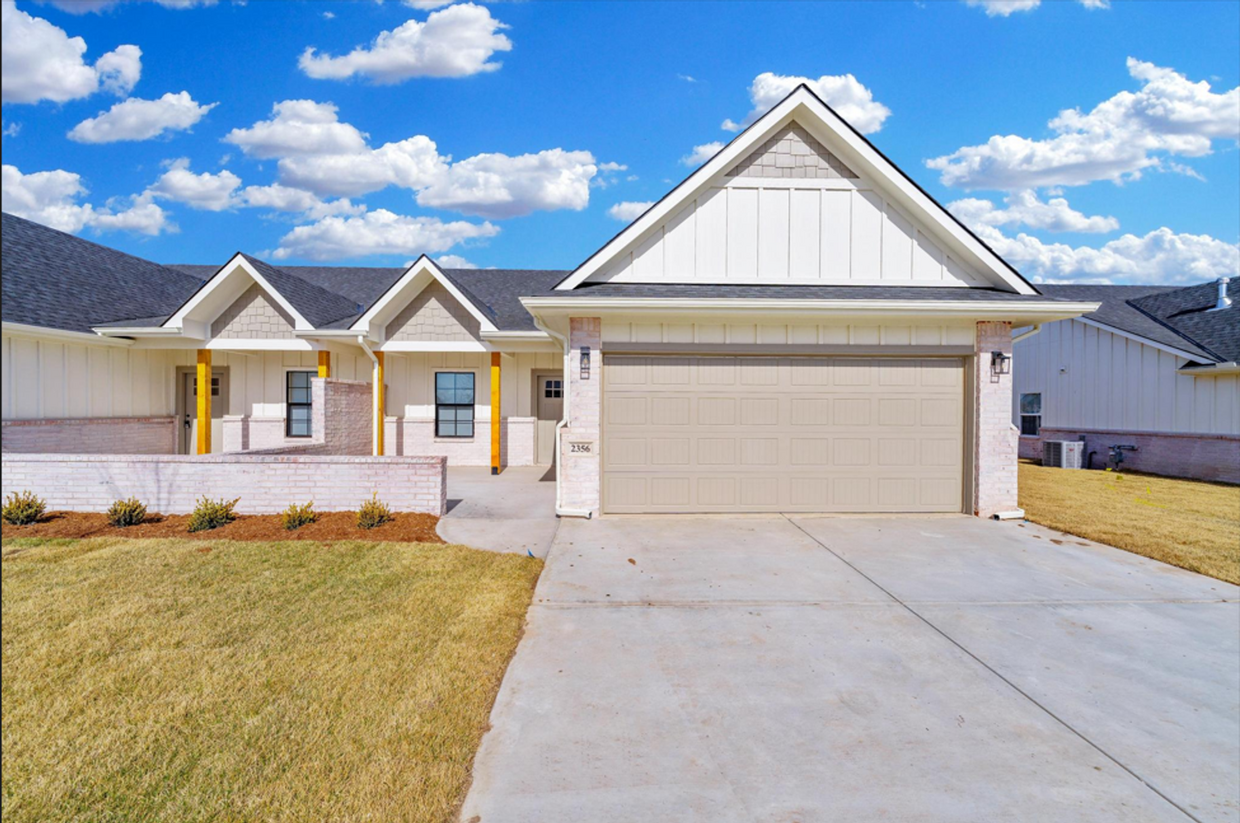 Foto principal - *Beautiful New Duplexes in Goddard School ...