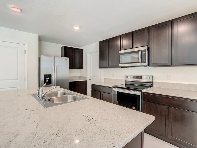 Foto del edificio - 5581 Logan Cave Ave