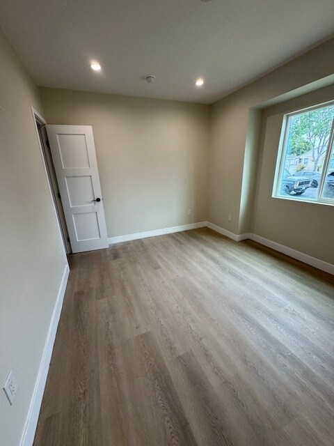 Building Photo - 4044 W 167th St