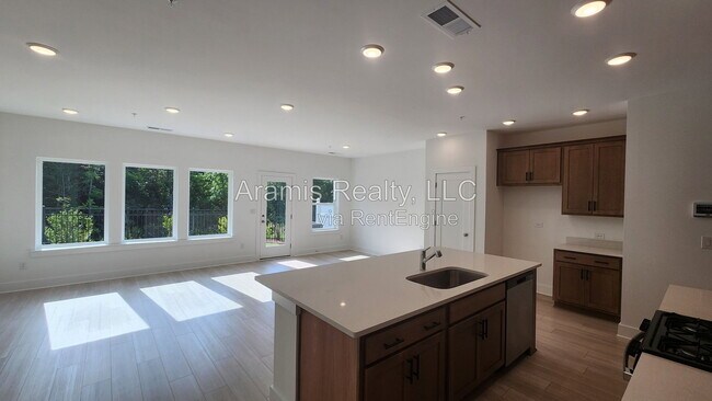 Foto del edificio - 450 Laurelwood Ln