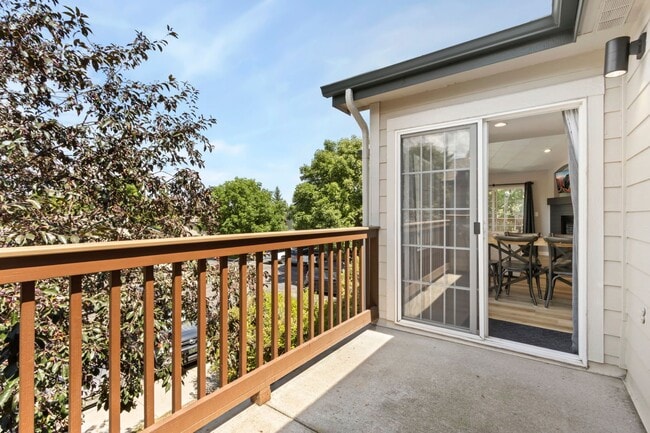 Building Photo - 3002 W Elizabeth St