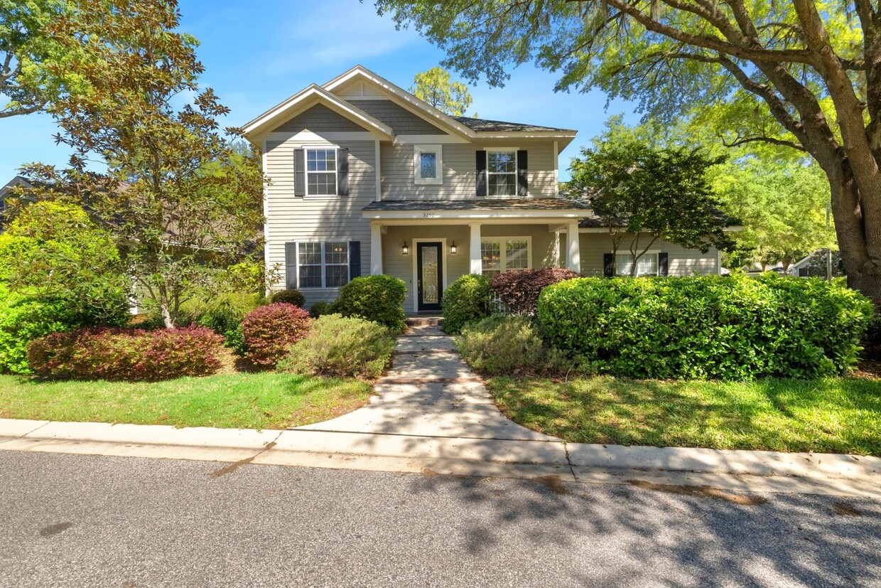 Primary Photo - Stunning Haile Plantation - Storey's Round...