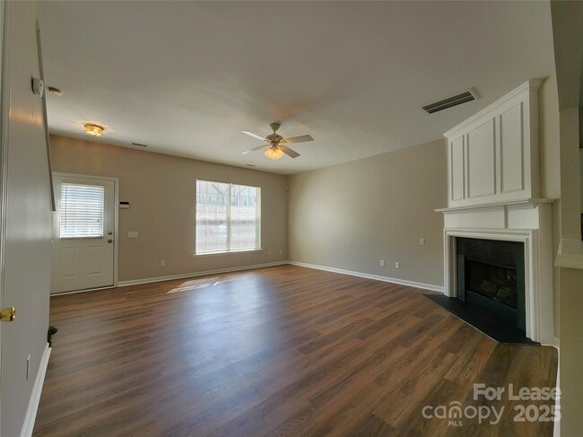 Building Photo - 3242 Mannington Dr