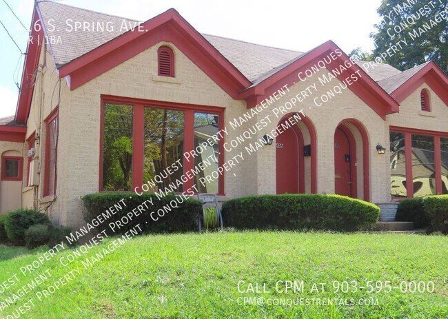 Building Photo - Water/Trash Included! Charming 1 Bedroom D...
