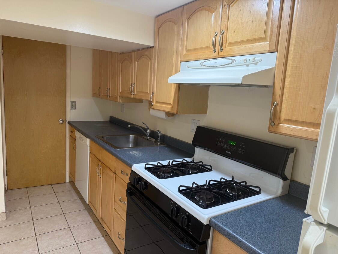 Primary Photo - 284 Semton Blvd