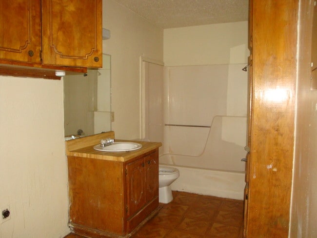 Building Photo - 1508 N Robison Rd