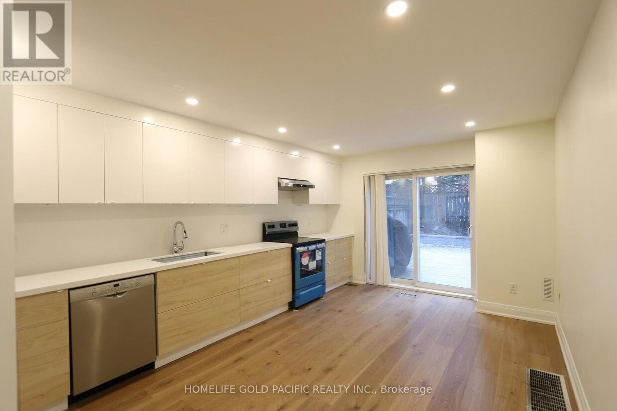 Primary Photo - 30 A McGill St