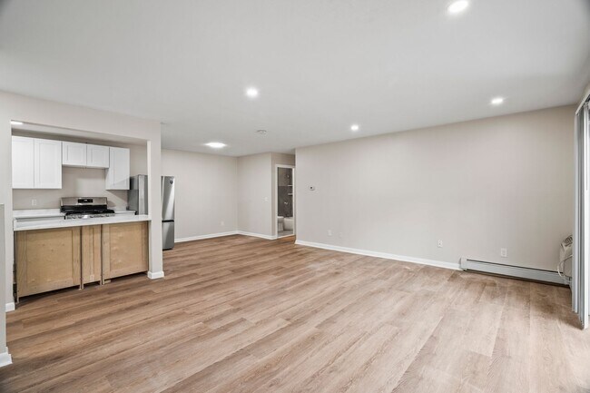 Foto del edificio - Cozy 2 Bedroom in the Heart of Cranston