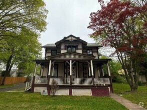 Building Photo - 11 Rockview Ave