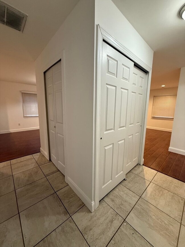 Foto del edificio - 25 Pembrook Ln