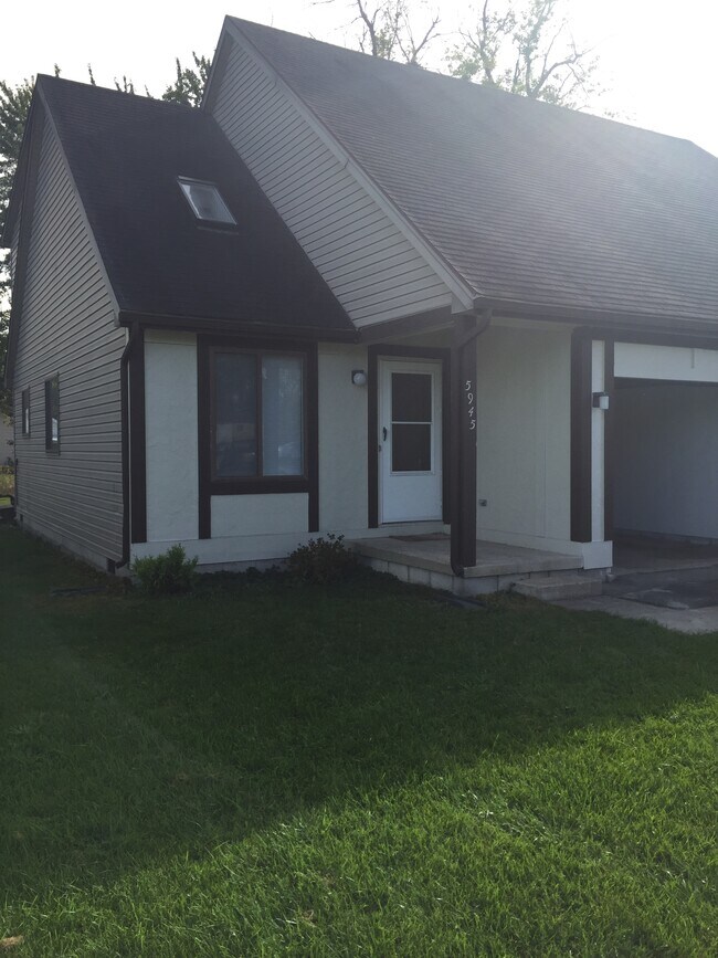 Foto del edificio - 5945 Red Oak Dr