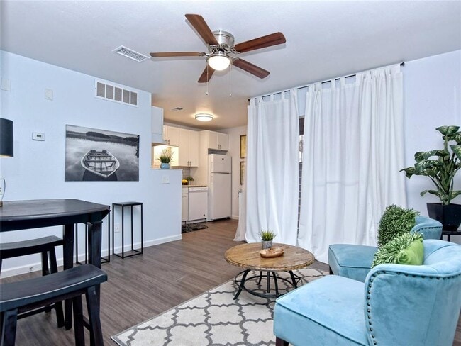 Foto del edificio - 1840 Burton Dr