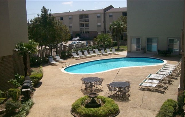 Foto principal - Metairie Lake Apartments