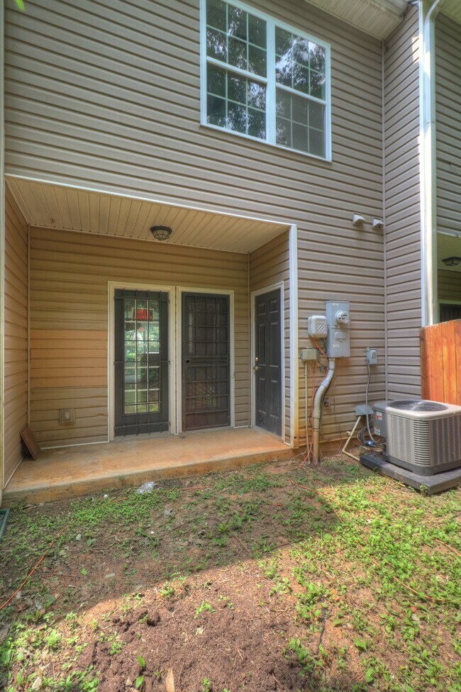 Building Photo - 4682 Ernest Dr