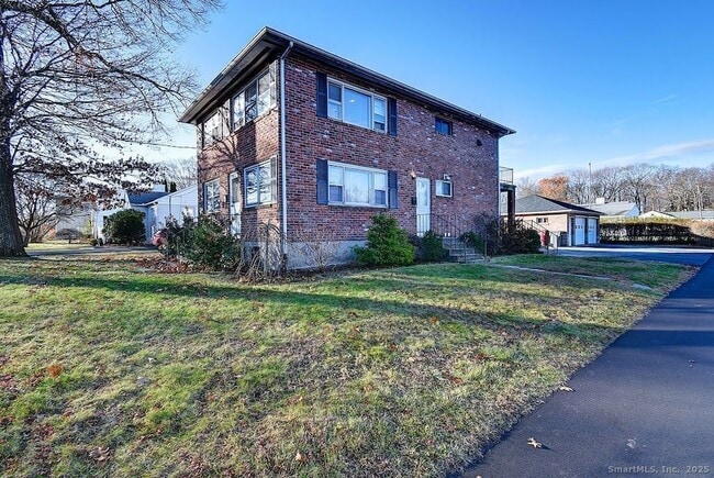 Building Photo - 139 Phyllis Dr