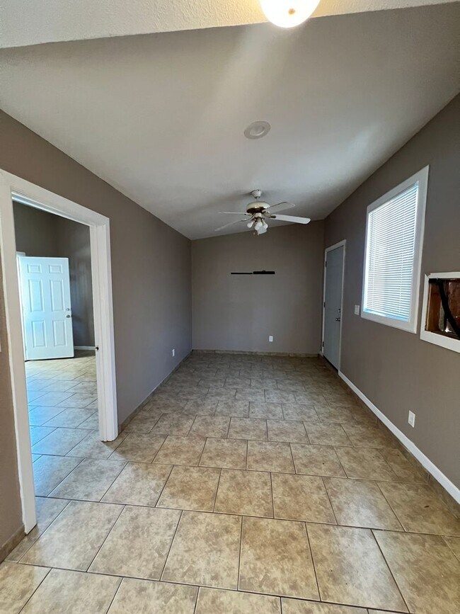 Foto del edificio - 1 Bedroom, 1 Bath unit