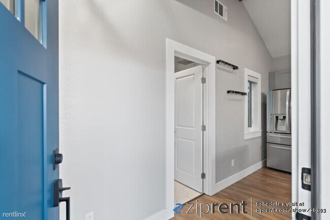 Foto del edificio - 1 br, 1 bath House - 437 Menker Avenue, Sa...