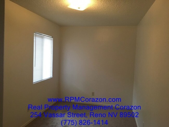 Foto del edificio - One Bedroom, 1 Bathroom Cottage in Reno...