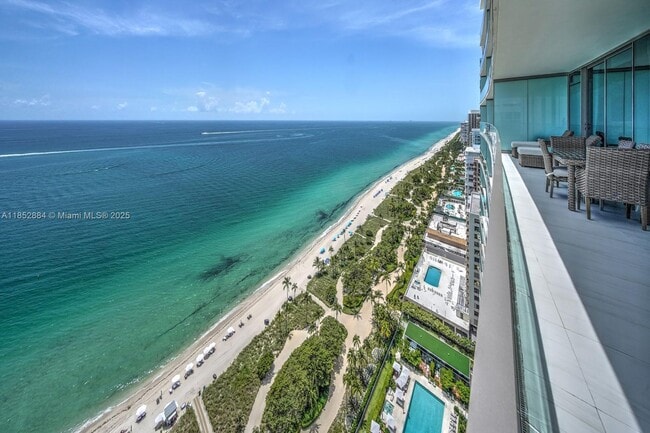 Foto del edificio - 10203 Collins Ave