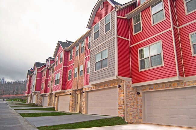 Building Photo - 235 S Rolling Woods Way