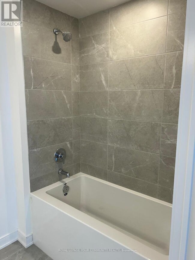 Building Photo - 715 Davis Dr