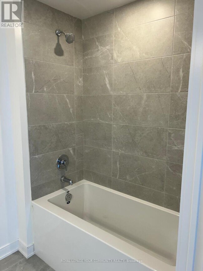 Photo du bâtiment - 715 Davis Dr