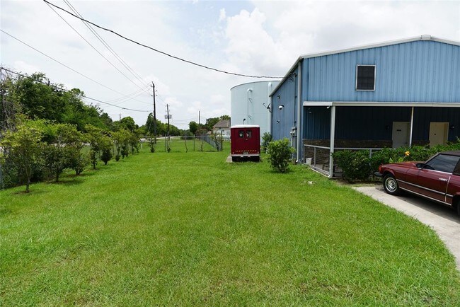 Building Photo - 14100 Old Richmond Rd