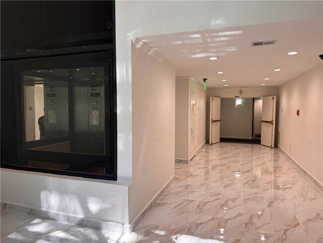 Foto del edificio - 2203 Pine Heights Dr NE