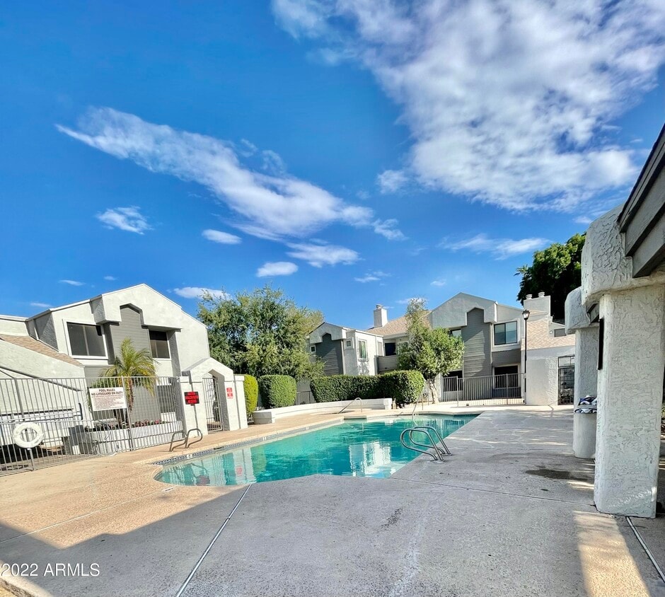 Primary Photo - 9209 N 59th Ave