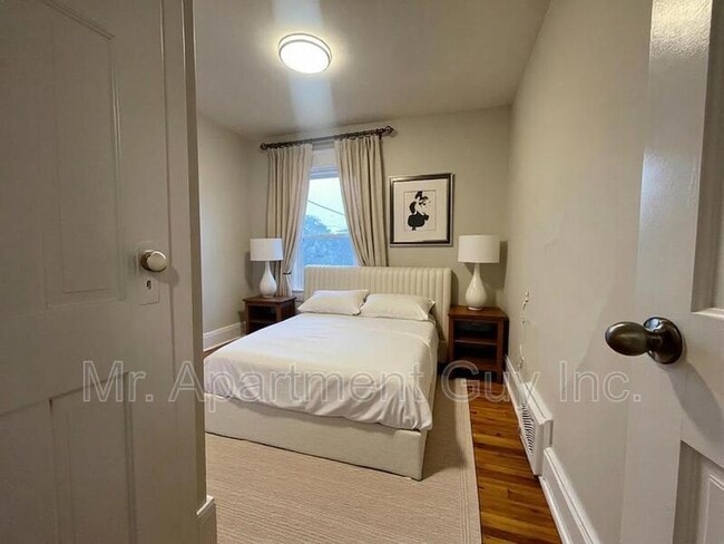 Building Photo - 12 Carrick Ave