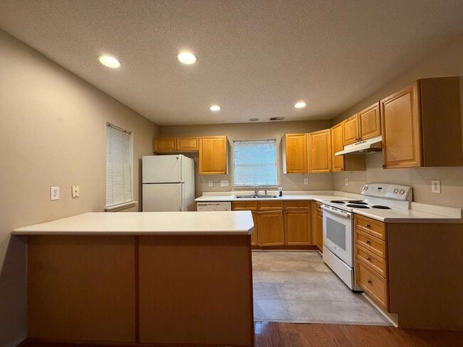 Building Photo - 6007 Cougar Ln