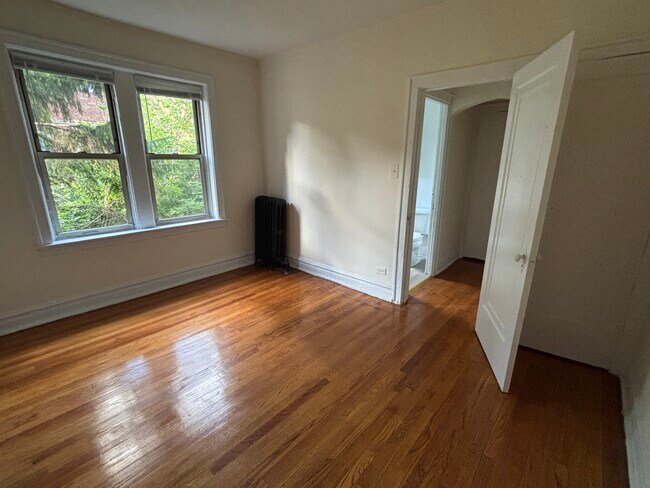 Foto del edificio - 4951 N Whipple St