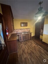 Building Photo - 211 Austin Ln
