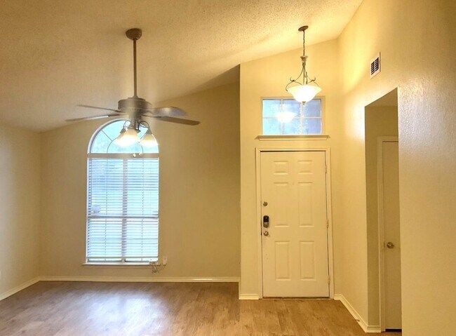 Foto del edificio - 4327 Allegro Ln