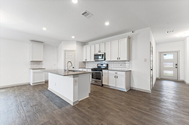 Building Photo - 14706 Sweetwater Dr