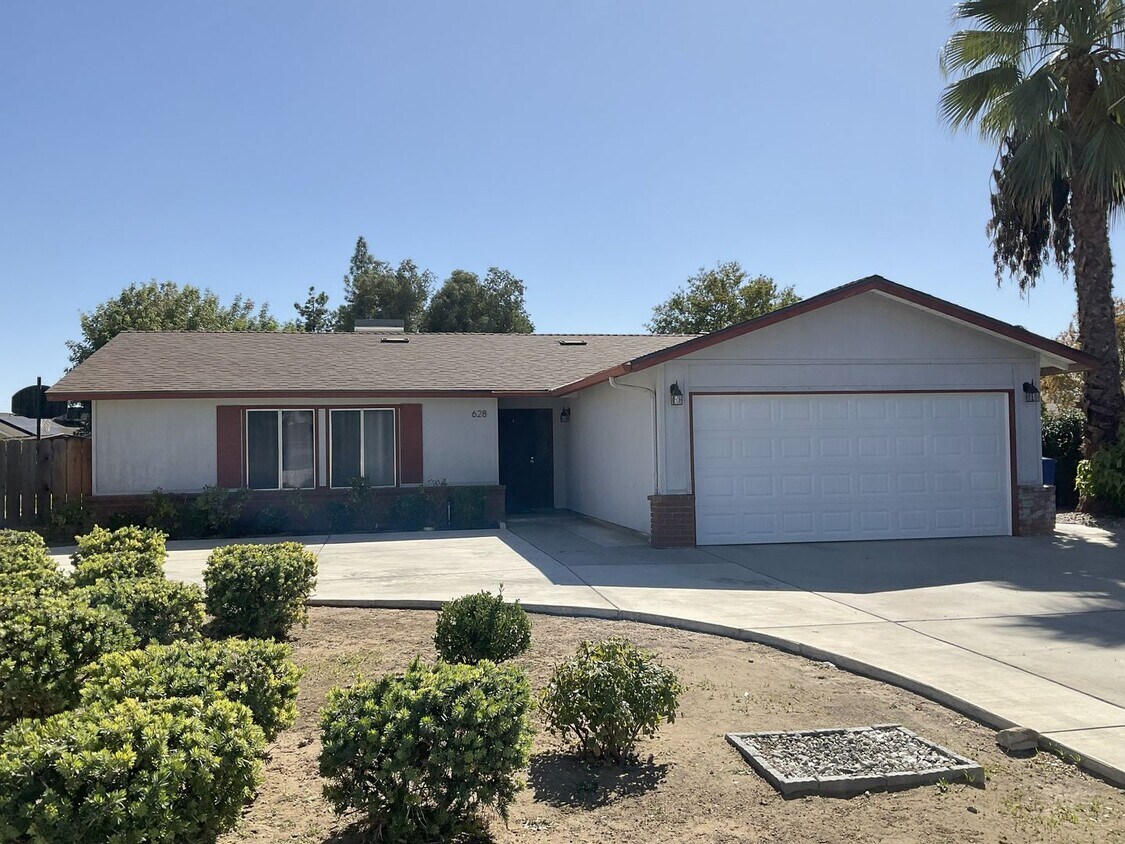 Foto principal - Charming Clovis 3/2 Home with New Solar Sy...