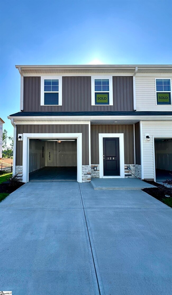 Building Photo - 120 Randwick Ln