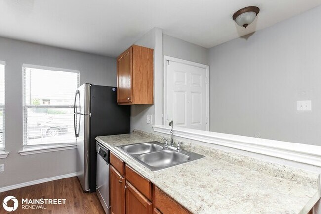 Building Photo - 8223 Steep Valley, Converse, TX 78109