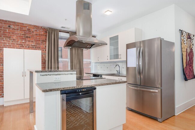 Building Photo - 116 Crown St