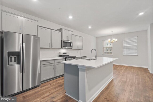 Foto del edificio - 8706 Tavern St