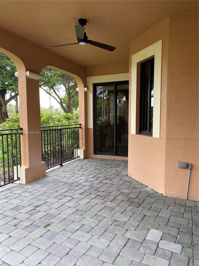 Foto del edificio - 2697 Center Ct Dr