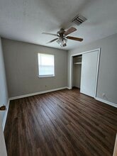 Building Photo - 2724 Whitney Dr N