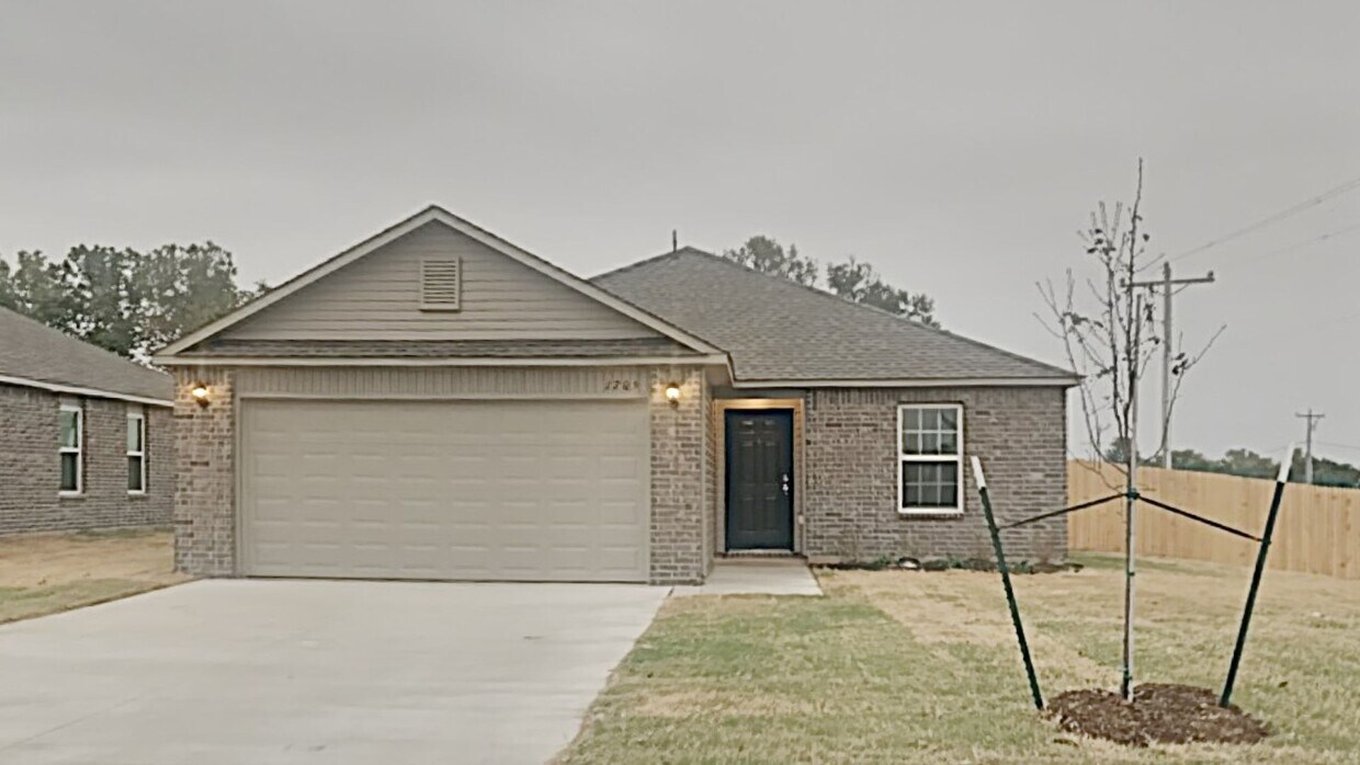 1705 West Antler Way, Mustang, OK 73064 House Rental in Mustang, OK