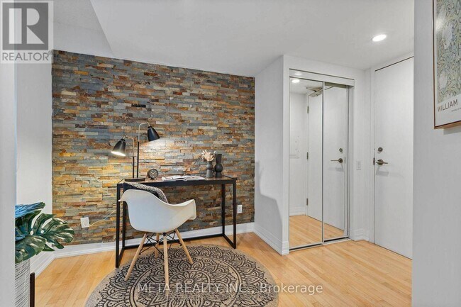 Photo du bâtiment - 25 Carlton St.