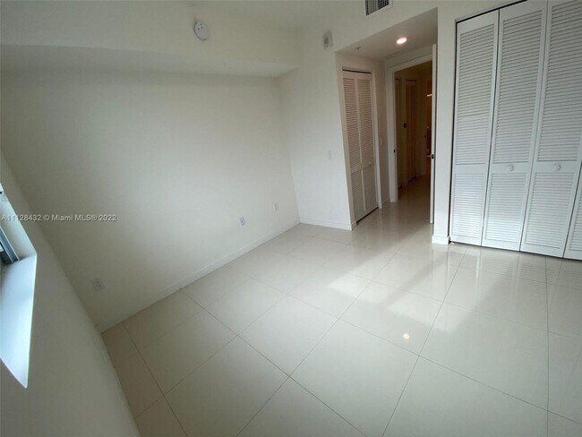 Foto del edificio - 7875 NW 107th Ave