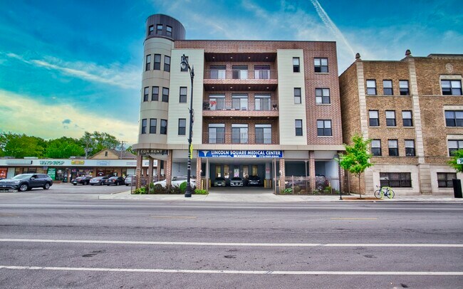 Foto del edificio - 2515 W Lawrence Ave