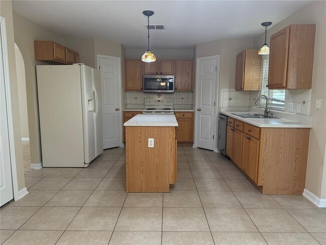 Building Photo - 2134 Aitkin Loop