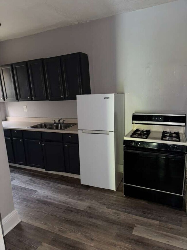 Building Photo - 3362 E 145th St