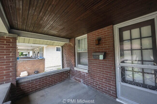 Foto del edificio - "Charming 1-Bedroom Duplex Retreat on East...